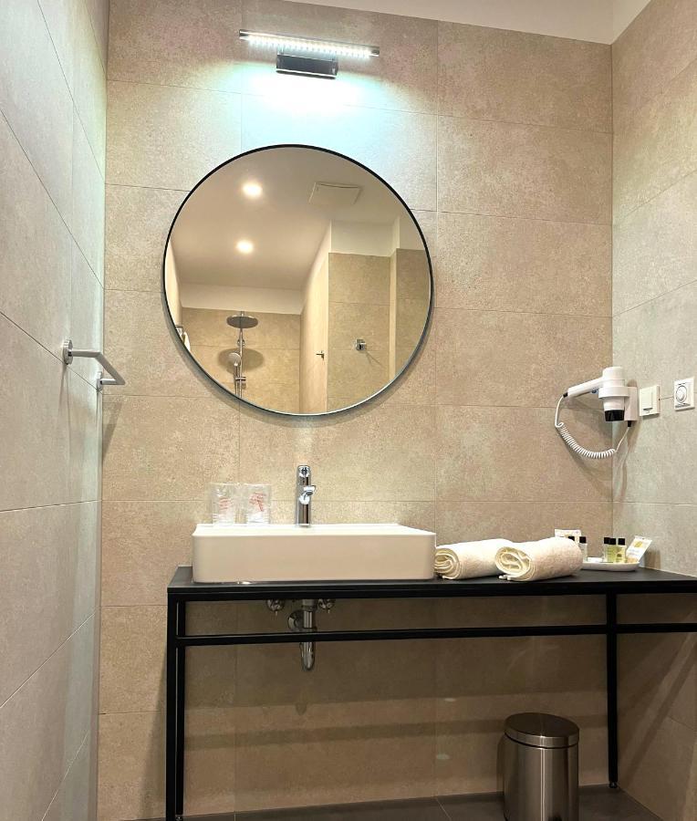 Hotel Inova à Zagreb Extérieur photo